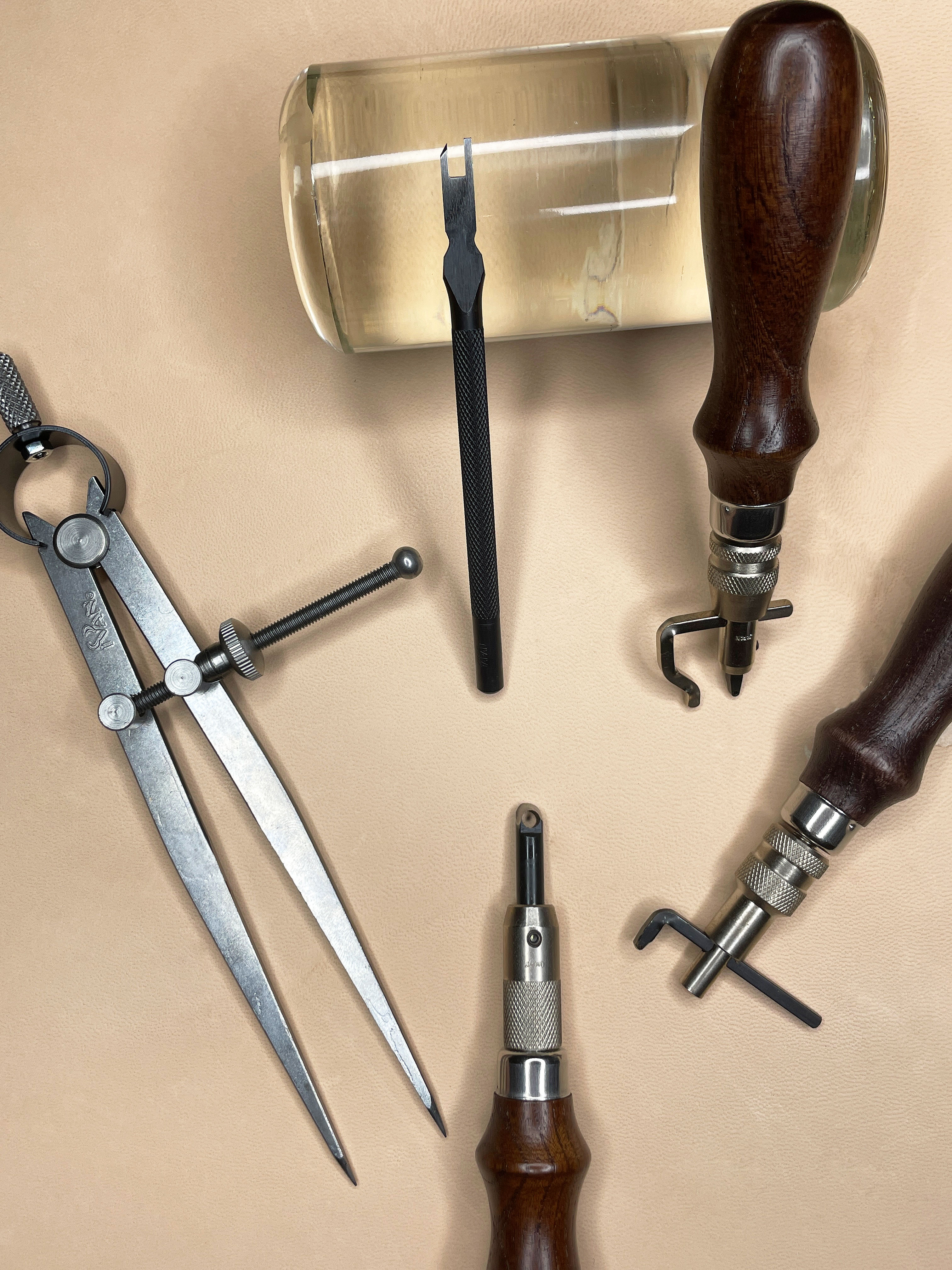 rainette à creuser le cuir et traceur pour cuir